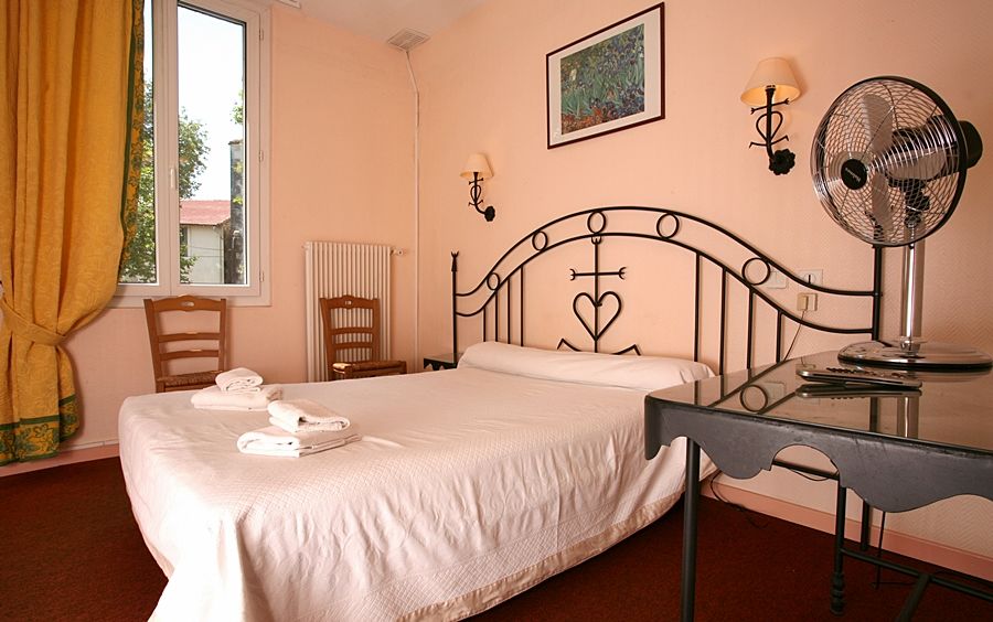 Hostellerie De La Source Αρλ Εξωτερικό φωτογραφία